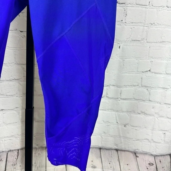 Athleta Blue Cropped Part Mesh Leggings Size Large - Picture 2 of 5